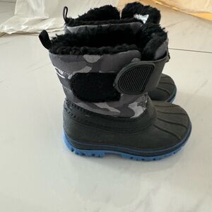 Boys winter boots